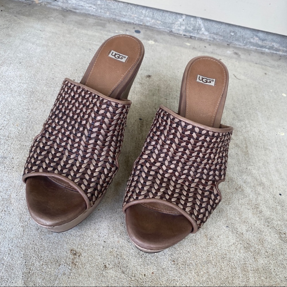 UGG Doha Leather Slip On Chonky Wedge Platform Size 9